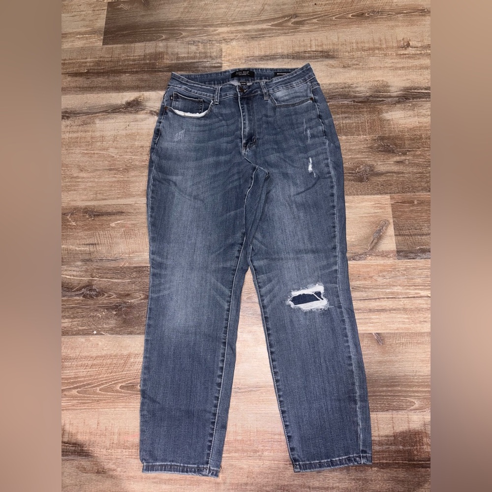 Judy Blue Gray-Blue Distressed Boyfriend Jeans